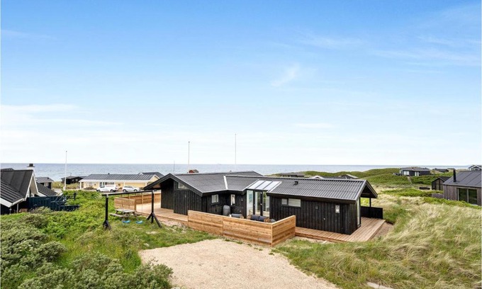 Lonstrup House | Gorgeous Home In Hjørring With Wifi