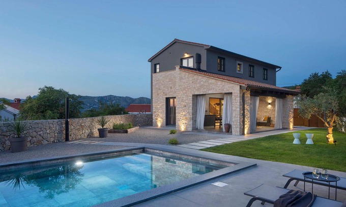 Ripenda Verbanci House | Gorgeous home in Labin with WiFi