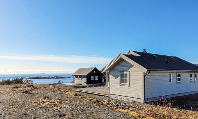 Sveio House | Gorgeous home in Sveio with WiFi