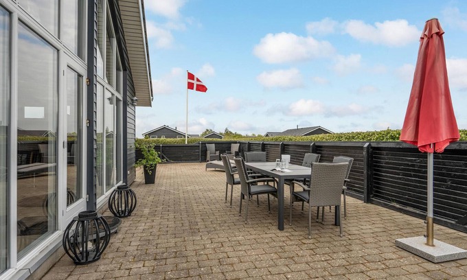 Skaven Strand House | Gorgeous home in Tarm with WiFi