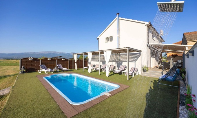 Trilj House | Gorgeous home in Trilj