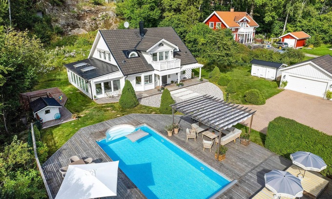 Tullinge House | Gorgeous home in Tullinge with sauna