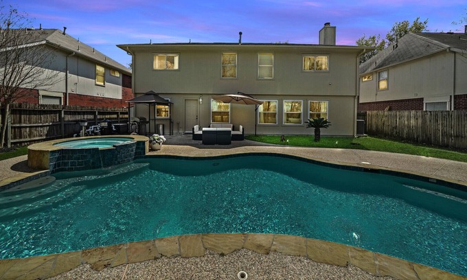 Barker House | Gorgeous Home with sparkling pool/ Spa & Pool Table!