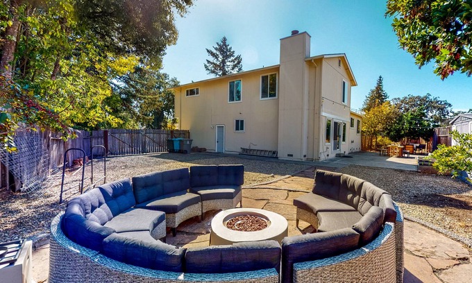 Southwest Santa Rosa House | Gorgeous House/Large Yard Prefect For Family/Friends Gathering