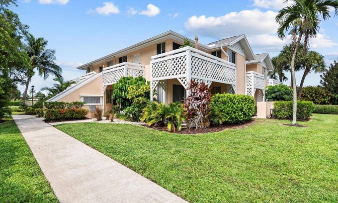 Jupiter Condo | Gorgeous Jupiter Bay Resort villa, only steps to the beach and pool!