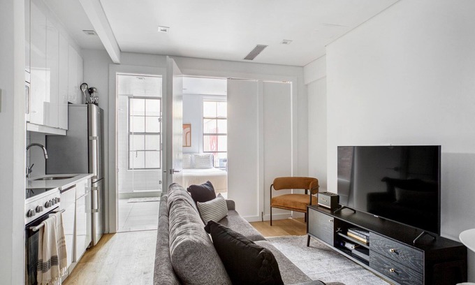 Bowery Apartment | Gorgeous LES 2BR w/W/D, walk to SoHo & Nolita, by Blueground