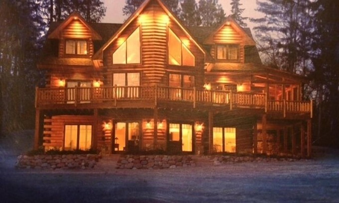Waupaca House | Gorgeous Log & Glass Home On Large Sunny Waterfront Lot, Waupaca Chain O' Lakes