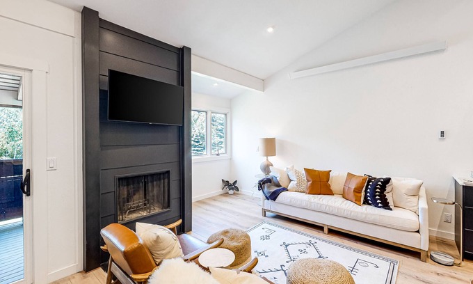 Moose Wilson Road Condo | Gorgeous, modern mountain view condo with deck & great kitchen