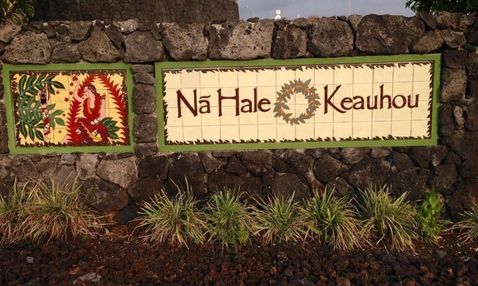 Kahaluu Bay House | Gorgeous Oceanview Townhome - AC included!