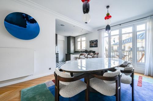 Porte-Dauphine Apartment | Gorgeous Paris Eiffel Tower - Champs Elysées