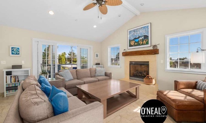 Opal Cliffs House | Gorgeous Pleasure Point Home - Sleeps 10!