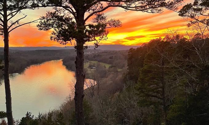 Calico Rock Cabin | Gorgeous RiverBluff View of the White River + WIFI + Fall is in the air!