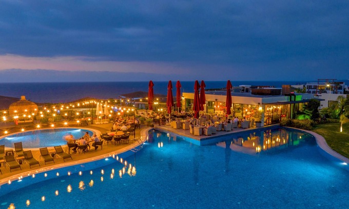 Bahceli Villa | Gorgeous seafront villa in a prime resort