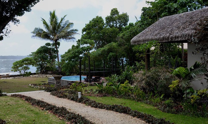 Mele House | Gorgeous seaside bungalow (max 11 night stay preferred)