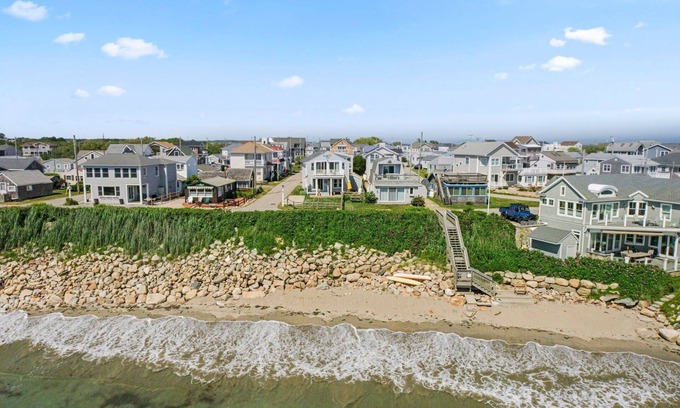 Breakwater Village House | Gorgeous Sunsets, Beach Views & Ocean Views from this Immaculate Property