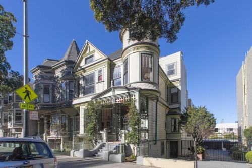 Haight-Ashbury House | Gorgeous Victorian Flat