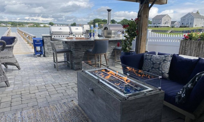 Portsmouth House | Gorgeous Waterfront Home & Dock, Outdoor Living ,kitchen & Authentic Pizza Oven