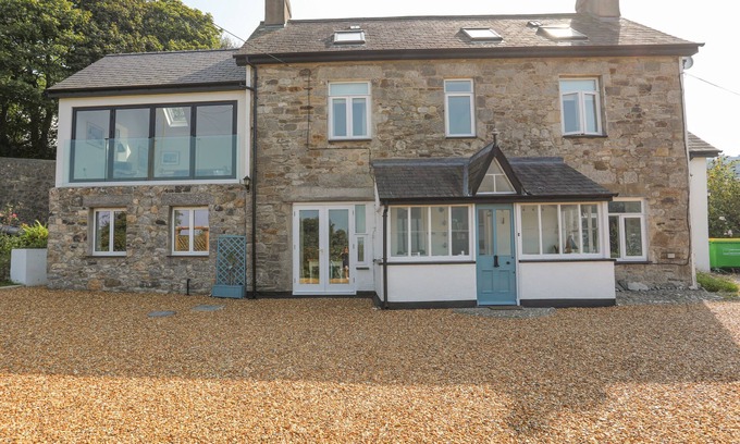 Beaumaris Cottage | GORPHWYSFA, pet friendly, country holiday cottage in Llanddona