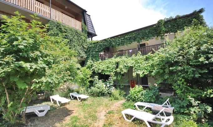 Arkhipo-Osipovka House | Gostievoi dvorik na Rabochey 20