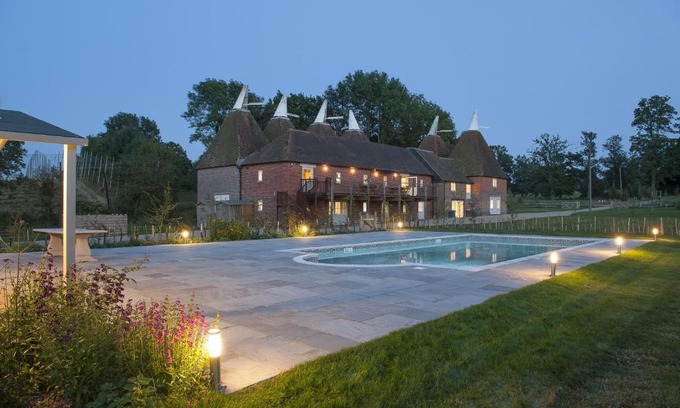 Stonegate House | Goudhurst Oast by Bloom Stays