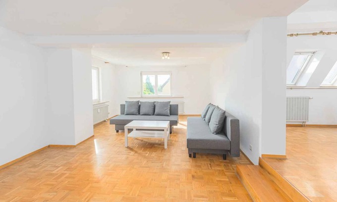 Goeppingen Apartment | Gp01 - Geräumiges Apartment in Göppingen, 100qm, 4 Zimmer, Max. 8 Personen