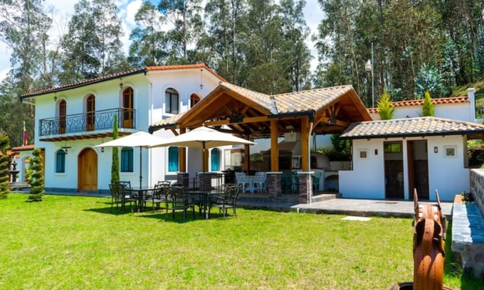 Pintag Villa | Gran Rancho. Experimenta la Vida en su Estado Natural