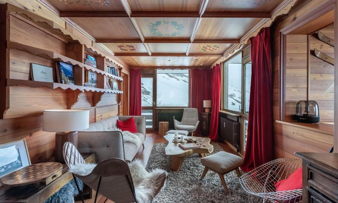 Val-d'Isere Apartment | Grand appartement à Val-d'Isère : 4 pièces, 95m², 7 pers, balcons, parking, exposé Sud-Est - FR-1-567-4