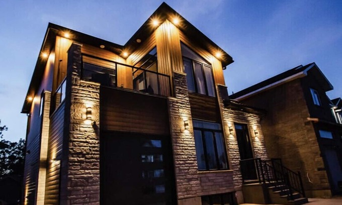 Grand Bend House | Grand Bend Modern Living Entire Lower Unit with Separate Entrance