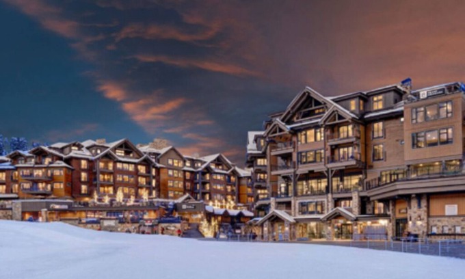 Peak 8 Resort | Grand Colorado - Slopeside Condo at the Base of Peak 8