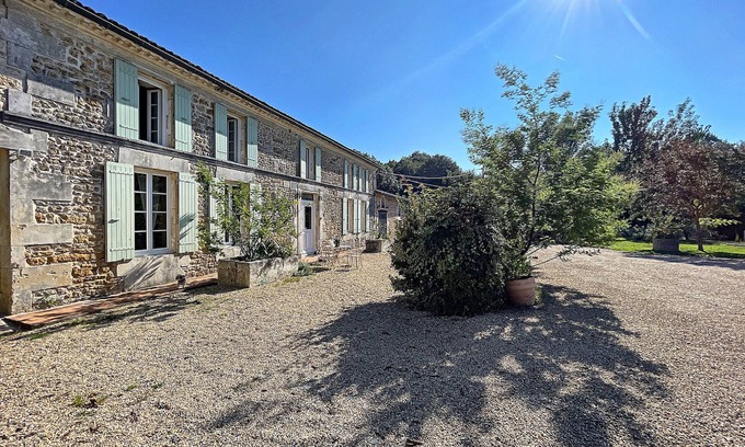 Rioux House | Grand gîte Les Brousses, Haven of peace