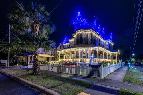 Palatka House | Grand Gables Home 1 Block to St Johns River