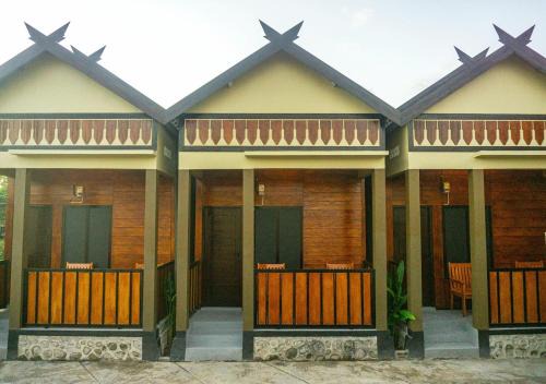 Sumbawa Besar House | GRAND KHALIFAH Guesthouse