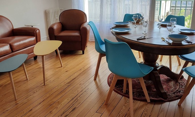 Downtown Le Havre Apartment | Grand Logement Rénové, 84 m2, 5 Personnes, à 100 m de la Gare et du Tramway