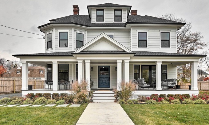 Long Branch House | Grand Long Branch Home: 1 Block to Beach!