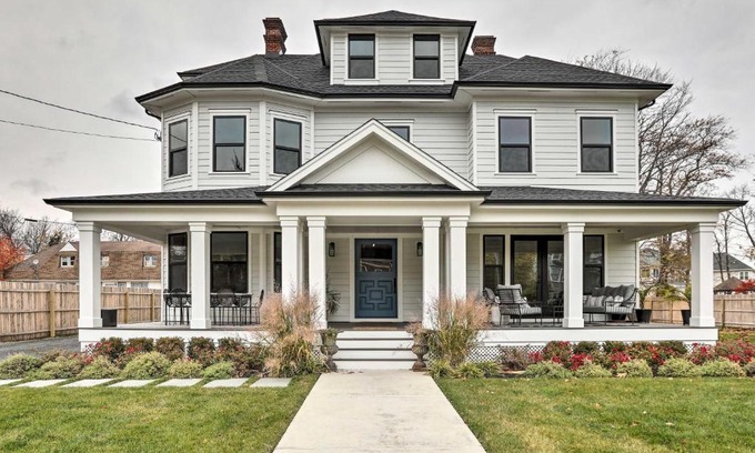 Long Branch House | Grand Long Branch Home 1 Block to Beach!