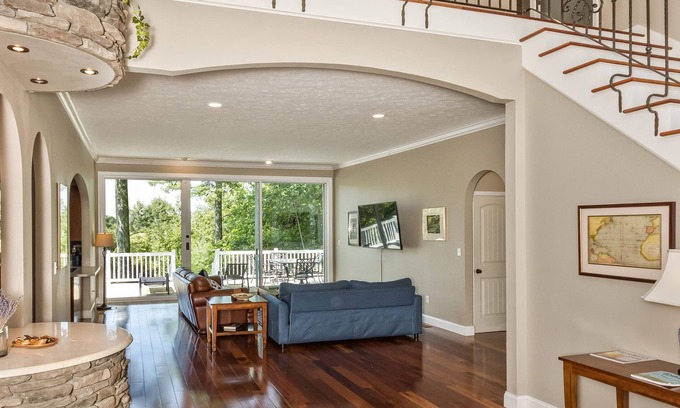 Hendersonville House | Grand Mountain Getaway near Dupont-Hendersonville, NC by Sunscape Property Management