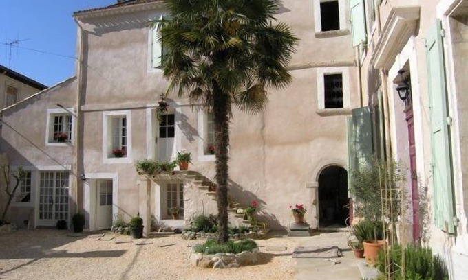 Capestang Villa | Grand old Villa with pool in the heart of Capestang town (on the Canal du Midi)
