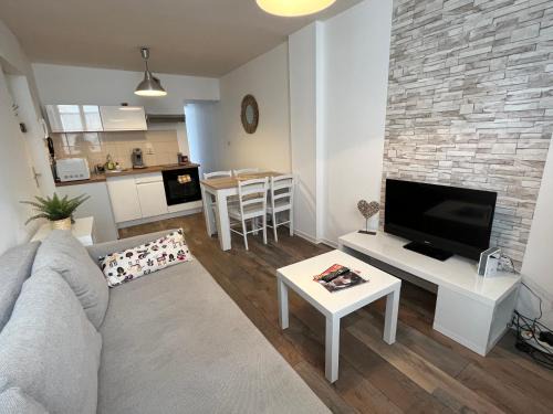 Bourgogne Apartment | Grand studio rdc au calme, centre ville prox Cathédrale