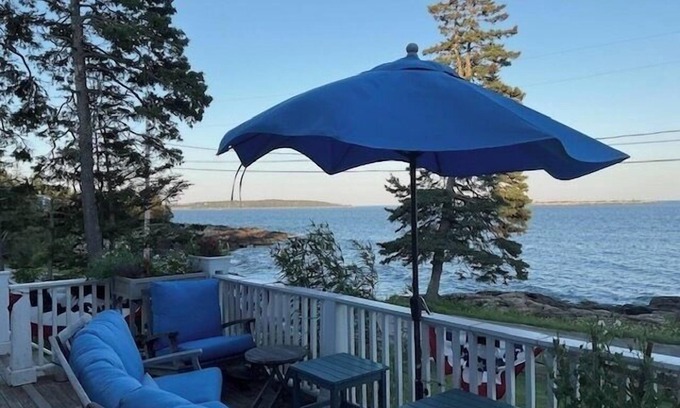 Port Clyde House | Grand View: Oceanfront Elegance in Port Clyde