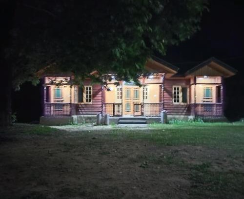 Anantnag District Bed & Breakfast | Grand View Resorts