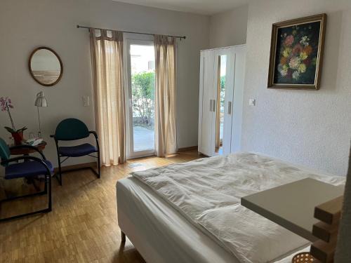 Lausanne House | Grande chambre avec Salle de Bains Privative