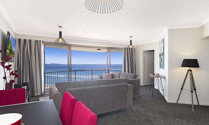 Coolangatta Apartment | Grande Corniche U17 - Panoramic Kirra Hill
