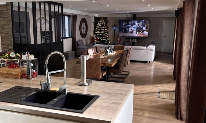 Plouagat Villa | Grande Villa Calme Avec Piscine et spa 21 Couchage Maxi