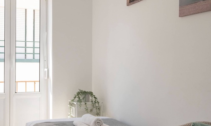 Nazare Apartment | Grandmas House - Beachside Getaway