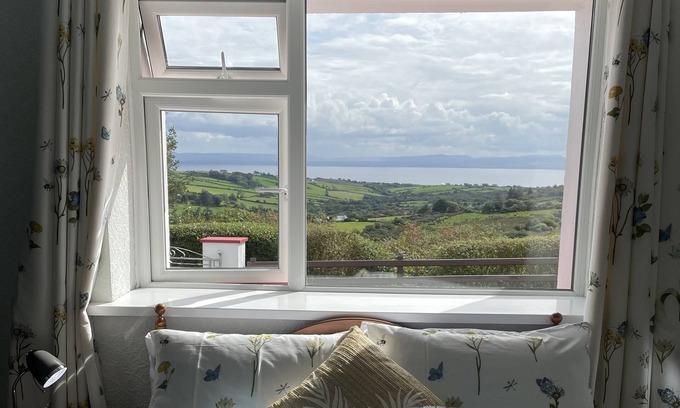 Inishowen Cottage | GRANNYS COTTAGE, pet friendly in Quigley's Point, County Donegal
