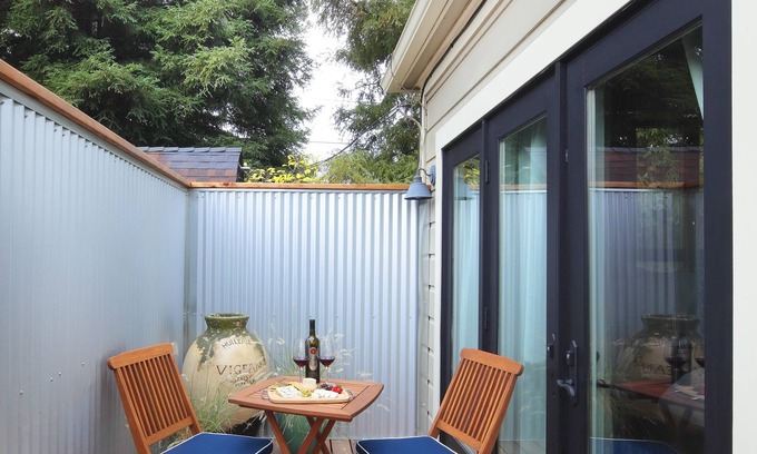 Healdsburg Bed & Breakfast | Grape Leaf Inn