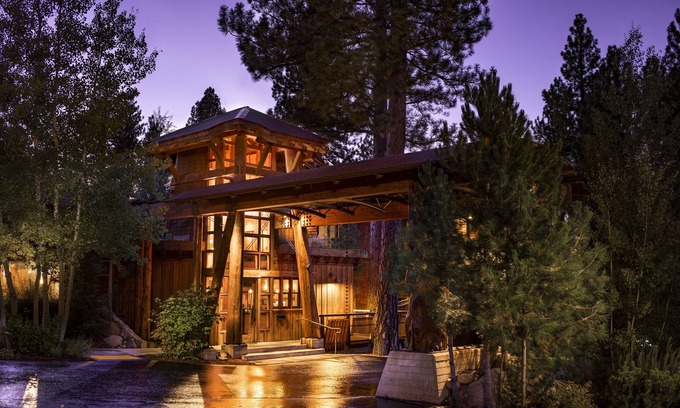 Truckee Hotel | Gravity Haus Truckee-Tahoe
