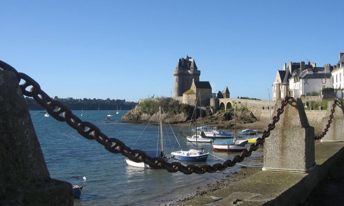 Saint-Malo Apartment | Grd Studio Terrasse Tour Solidor, seaside, wifi, bikes, near rampart