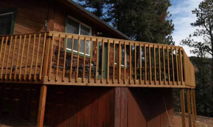 Rainbow Valley Cabin | Great Cabin in Divide, CO Near Cripple Creek and Colorado Springs CO
