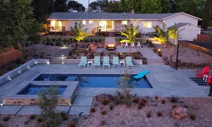 Sebastopol House | Great country property close to town and wineries in Sebastopol